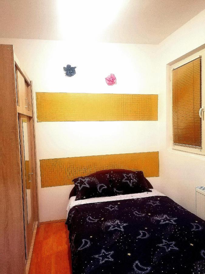 Appartamento Jednosoban Stan Centar Pirot Esterno foto